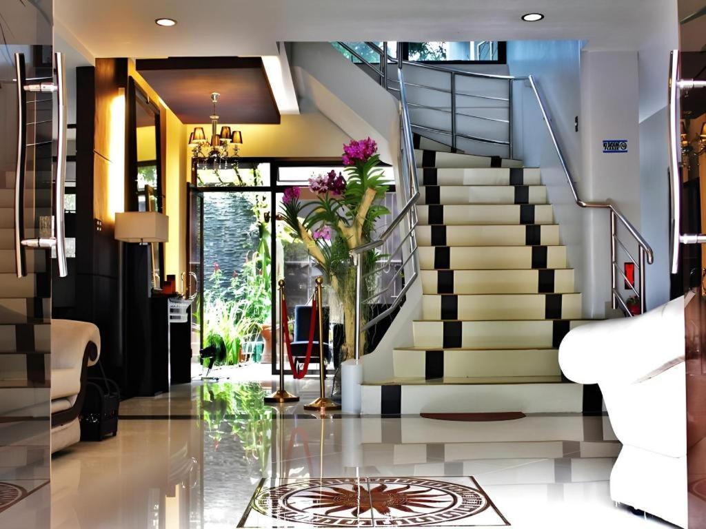 Peridot Suites Davao City Kültér fotó