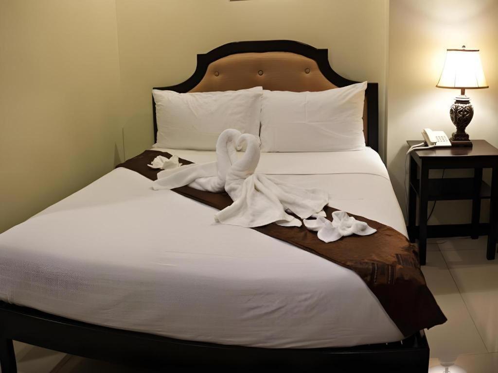 Peridot Suites Davao City Kültér fotó