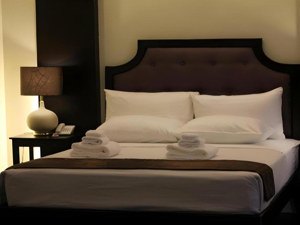 Peridot Suites Davao City Kültér fotó